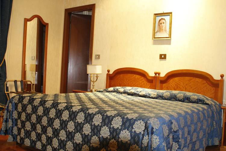 Standard double room genio hotel rome Standard double room genio hotel rome