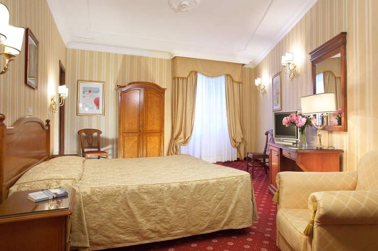 Standard quadruple room Genio Hotel Rome Standard quadruple room Genio Hotel Rome